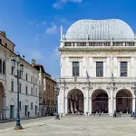 In memoria di Giulio Regeni: a Brescia lo striscione resta, dieci anni dopo