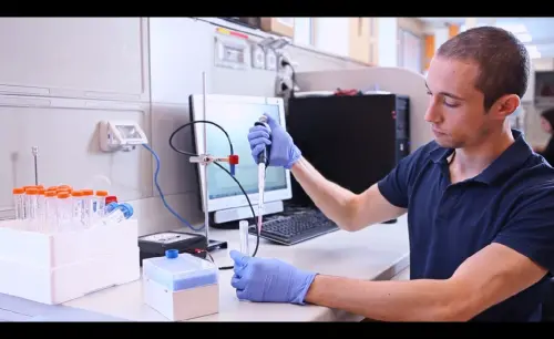 Fondazione Regionale Ricerca Biomedica, riaprono i termini per l’Early Career Award – III Edizione