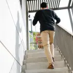 Come muoversi di più nella vita quotidiana senza fare sport