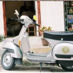 Incendia uno scooter per vendetta: arrestato a Brescia, chiesta revoca dell’asilo