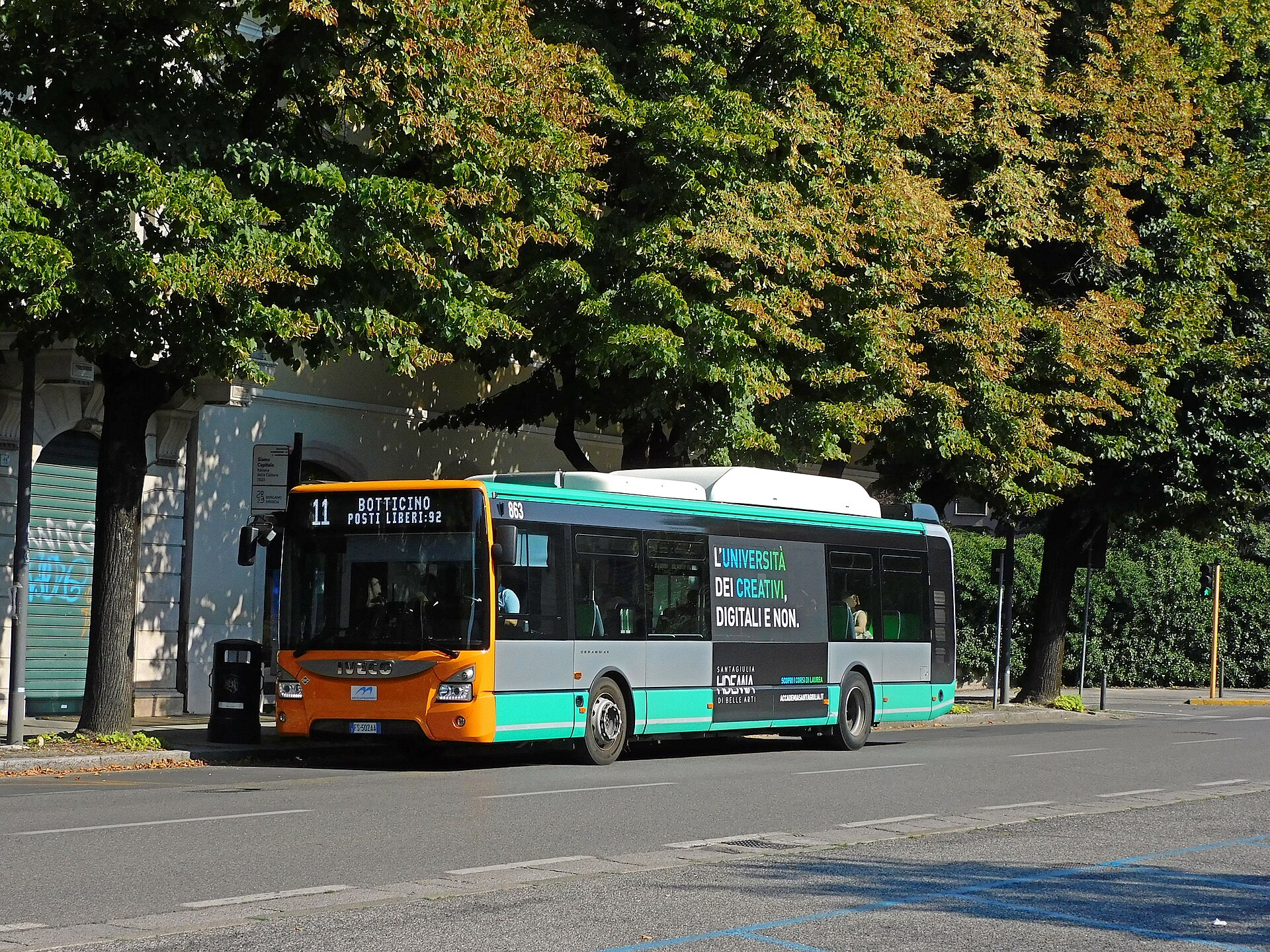 Brescia, controllore rapinata sul bus: arrestato un 58enne