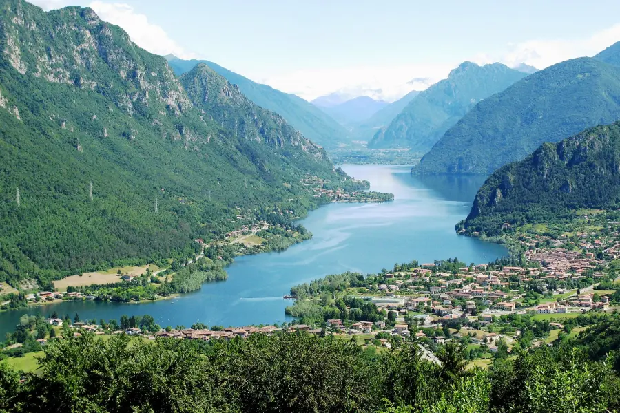 Lago d’Idro: la meta ideale per chi cerca natura e silenzio in provincia di Brescia