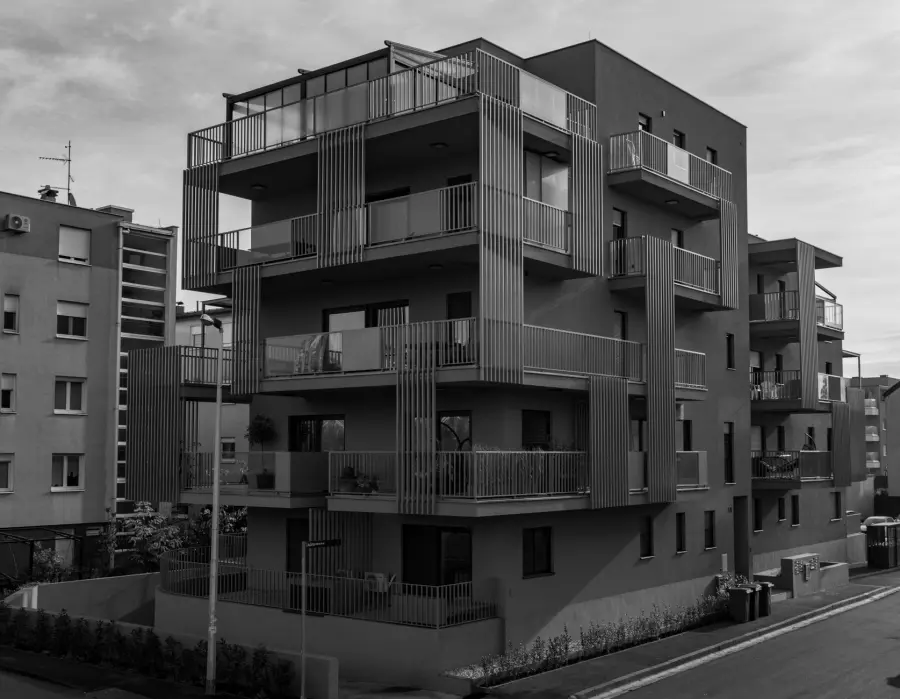 Provincia di Brescia vende 30 immobili: asta il 28 luglio
