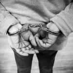 Brescia, due arresti dopo controlli in banca: usato il taser