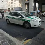Brescia, passante attirato con grida d’aiuto: due arresti