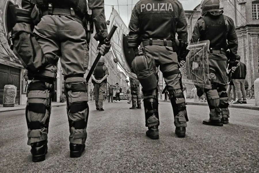 Brescia, 7 denunciati nei controlli tra stazione e centro