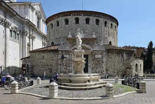 Duomo Vecchio di Brescia: visita alla Rotonda tra architettura, arte e memoria urbana